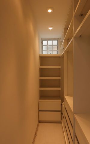 Casa à venda com 300m², 3 quartos e 6 vagasSuíte - Closet