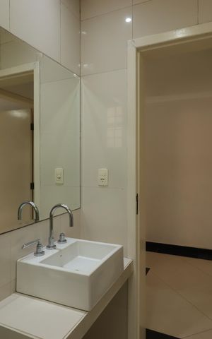Casa à venda com 300m², 3 quartos e 6 vagasBanheiro Social