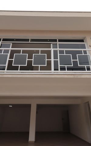 Casa à venda com 300m², 3 quartos e 6 vagasFachada interna