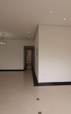 Casa à venda com 300m², 3 quartos e 6 vagasSala