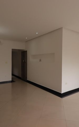 Casa à venda com 300m², 3 quartos e 6 vagasSala