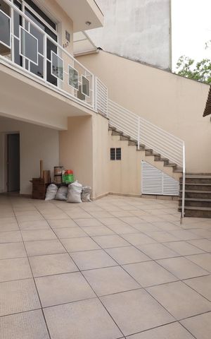 Casa à venda com 300m², 3 quartos e 6 vagasGaragem