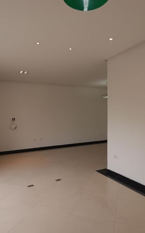 Casa à venda com 300m², 3 quartos e 6 vagasSala