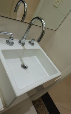 Casa à venda com 300m², 3 quartos e 6 vagasBanheiro Social - Pia