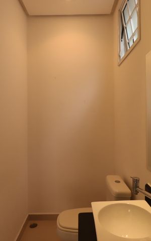 Casa à venda com 300m², 3 quartos e 6 vagasLavabo