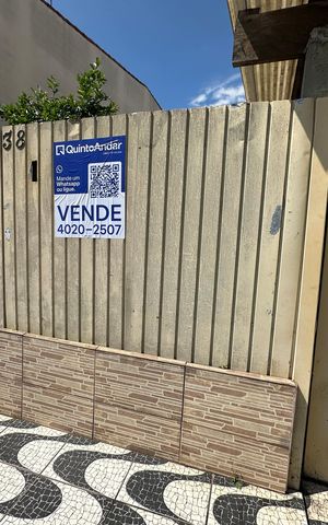 Casa à venda com 50m², 2 quartos e 1 vaga Casa à venda com 50m², 2 quartos e 1 vagaFachada