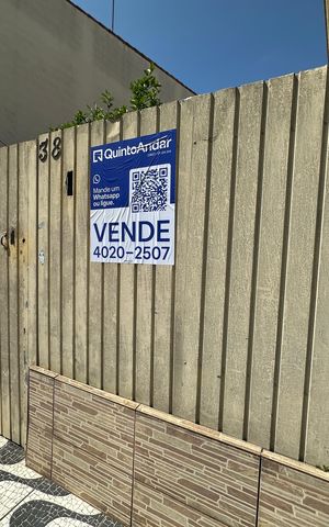 Casa à venda com 50m², 2 quartos e 1 vaga Casa à venda com 50m², 2 quartos e 1 vagaFachada