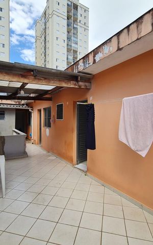 Casa para alugar com 110m², 3 quartos e 2 vagas Casa para alugar com 110m², 3 quartos e 2 vagasVaranda