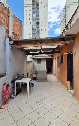 Casa para alugar com 110m², 3 quartos e 2 vagas Casa para alugar com 110m², 3 quartos e 2 vagasVaranda