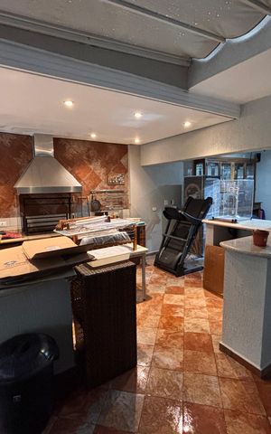 Casa à venda com 277m², 4 quartos e 4 vagas Casa à venda com 277m², 4 quartos e 4 vagasChurrasqueira