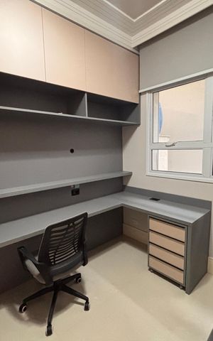 Casa à venda com 277m², 4 quartos e 4 vagas Casa à venda com 277m², 4 quartos e 4 vagasEscritorio