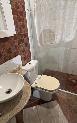 Casa à venda com 277m², 4 quartos e 4 vagas Casa à venda com 277m², 4 quartos e 4 vagasBanheiro churrasqueira