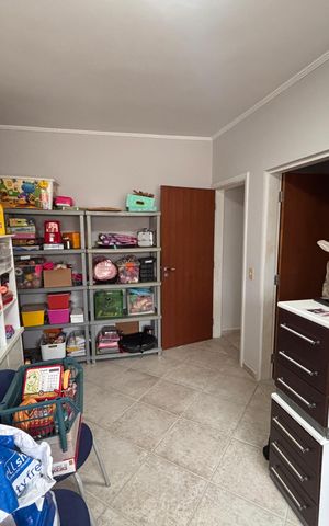 Casa à venda com 277m², 4 quartos e 4 vagas Casa à venda com 277m², 4 quartos e 4 vagasSala edícula