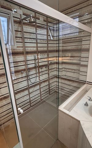 Casa à venda com 277m², 4 quartos e 4 vagas Casa à venda com 277m², 4 quartos e 4 vagasBanheiro Suíte 1