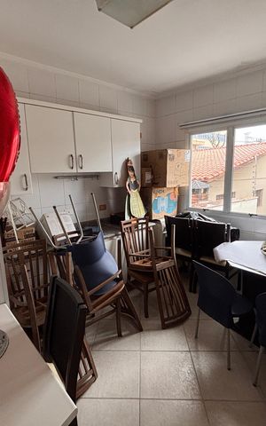 Casa à venda com 277m², 4 quartos e 4 vagas Casa à venda com 277m², 4 quartos e 4 vagasCozinha edícula