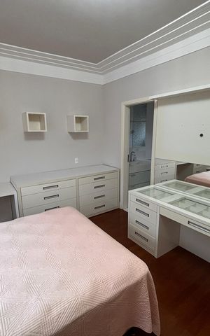 Casa à venda com 277m², 4 quartos e 4 vagas Casa à venda com 277m², 4 quartos e 4 vagasSuite 3