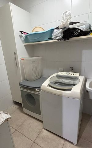Casa à venda com 277m², 4 quartos e 4 vagas Casa à venda com 277m², 4 quartos e 4 vagasÁrea de serviço