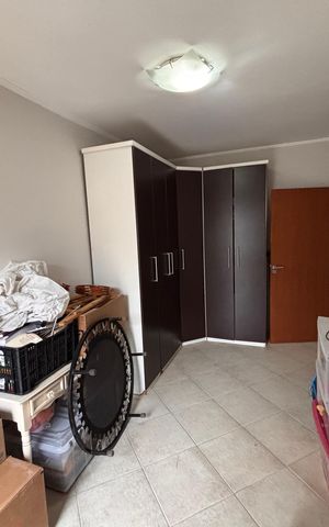Casa à venda com 277m², 4 quartos e 4 vagas Casa à venda com 277m², 4 quartos e 4 vagasQuarto edícula