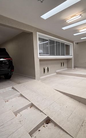 Casa à venda com 277m², 4 quartos e 4 vagas Casa à venda com 277m², 4 quartos e 4 vagasGaragem