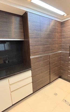Casa à venda com 277m², 4 quartos e 4 vagas Casa à venda com 277m², 4 quartos e 4 vagasCozinha