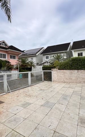 Casa de condomínio para alugar com 175m², 4 quartos e 2 vagas Casa de condomínio para alugar com 175m², 4 quartos e 2 vagasÁrea externa