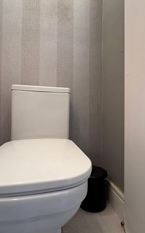 Casa de condomínio para alugar com 175m², 4 quartos e 2 vagas Casa de condomínio para alugar com 175m², 4 quartos e 2 vagasLavabo