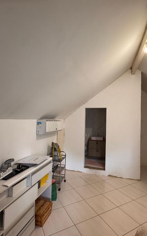 Casa de condomínio para alugar com 175m², 4 quartos e 2 vagas Casa de condomínio para alugar com 175m², 4 quartos e 2 vagasSótão