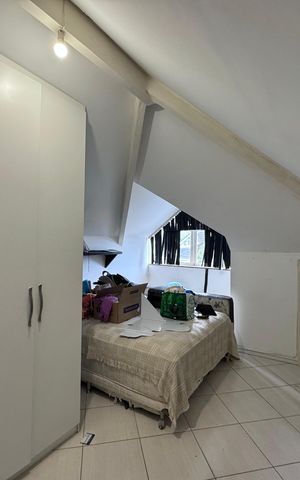 Casa de condomínio para alugar com 175m², 4 quartos e 2 vagas Casa de condomínio para alugar com 175m², 4 quartos e 2 vagasSótão