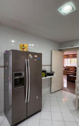 Casa de condomínio para alugar com 175m², 4 quartos e 2 vagas Casa de condomínio para alugar com 175m², 4 quartos e 2 vagasCozinha