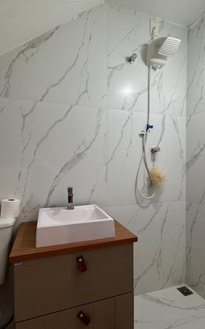 Casa de condomínio para alugar com 175m², 4 quartos e 2 vagas Casa de condomínio para alugar com 175m², 4 quartos e 2 vagasSótão