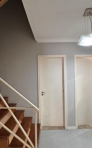 Casa de condomínio para alugar com 175m², 4 quartos e 2 vagas Casa de condomínio para alugar com 175m², 4 quartos e 2 vagasHall Dormitórios