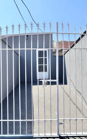 Casa para alugar com 80m², 2 quartos e 1 vaga Casa para alugar com 80m², 2 quartos e 1 vagaFachada da casa