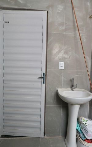 Casa para alugar com 80m², 2 quartos e 1 vaga Casa para alugar com 80m², 2 quartos e 1 vagaBanheiro