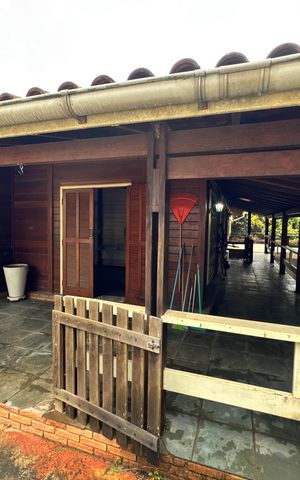 Casa de condomínio para alugar com 250m², 3 quartos e 8 vagasÁrea externa