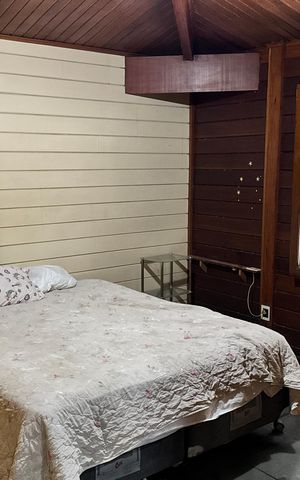 Casa de condomínio para alugar com 250m², 3 quartos e 8 vagasSuíte