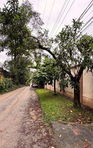 Casa de condomínio para alugar com 250m², 3 quartos e 8 vagasFachada