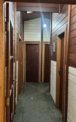 Casa de condomínio para alugar com 250m², 3 quartos e 8 vagasCorredor
