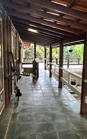 Casa de condomínio para alugar com 250m², 3 quartos e 8 vagasCorredor