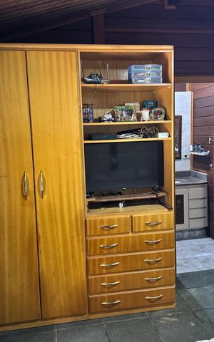 Casa de condomínio para alugar com 250m², 3 quartos e 8 vagasSuíte