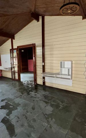 Casa de condomínio para alugar com 250m², 3 quartos e 8 vagasSala 1