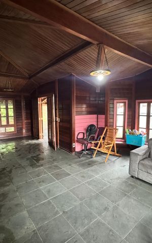 Casa de condomínio para alugar com 250m², 3 quartos e 8 vagasSala 1