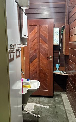 Casa de condomínio para alugar com 250m², 3 quartos e 8 vagasÁrea de Serviço