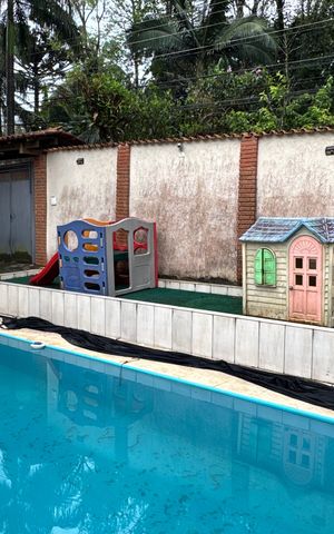 Casa de condomínio para alugar com 250m², 3 quartos e 8 vagasPiscina
