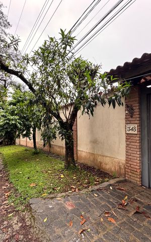 Casa de condomínio para alugar com 250m², 3 quartos e 8 vagasFachada