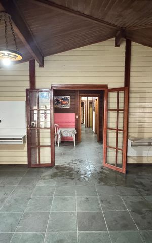 Casa de condomínio para alugar com 250m², 3 quartos e 8 vagasSala 1