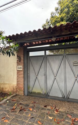 Casa de condomínio para alugar com 250m², 3 quartos e 8 vagasFachada