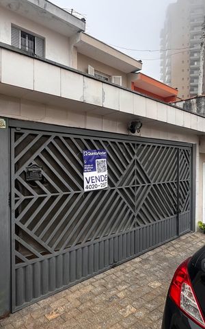 Casa para alugar com 153m², 3 quartos e 2 vagas Casa para alugar com 153m², 3 quartos e 2 vagasFachada