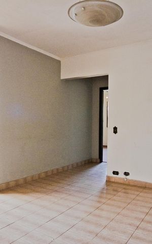 Casa à venda com 146m², 3 quartos e 5 vagas Casa à venda com 146m², 3 quartos e 5 vagasSala