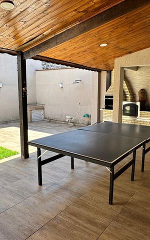Casa de condomínio para alugar com 300m², 4 quartos e 2 vagas Casa de condomínio para alugar com 300m², 4 quartos e 2 vagasQuintal