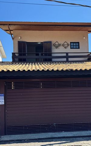 Casa de condomínio para alugar com 300m², 4 quartos e 2 vagas Casa de condomínio para alugar com 300m², 4 quartos e 2 vagasFachada